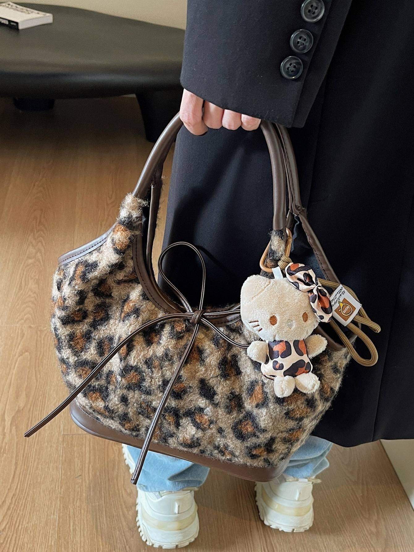 Vintage plush leopard print tote bag