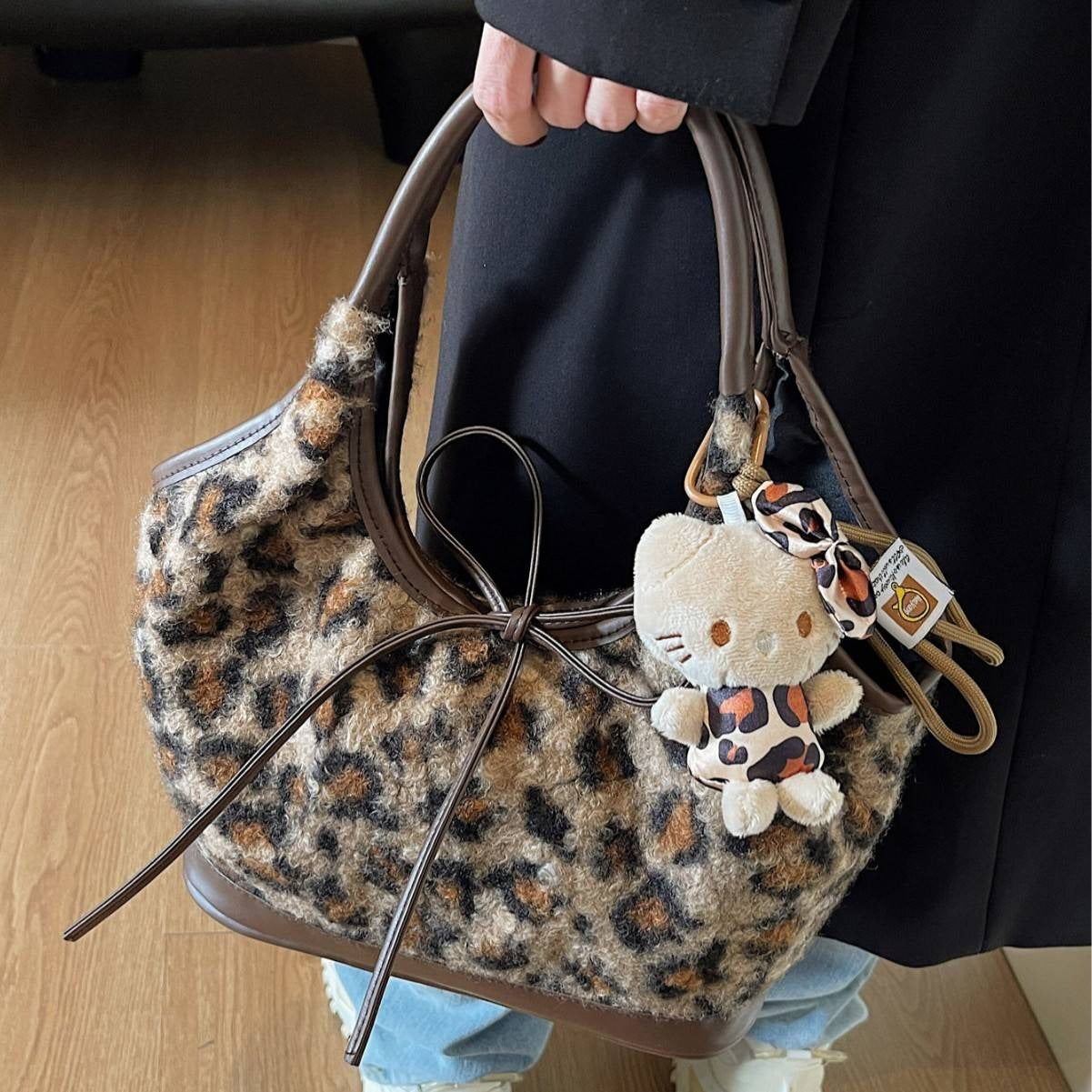 Vintage plush leopard print tote bag