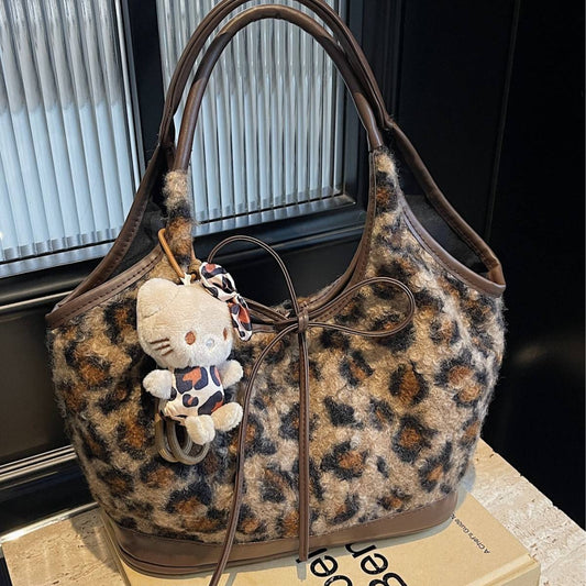 Vintage plush leopard print tote bag