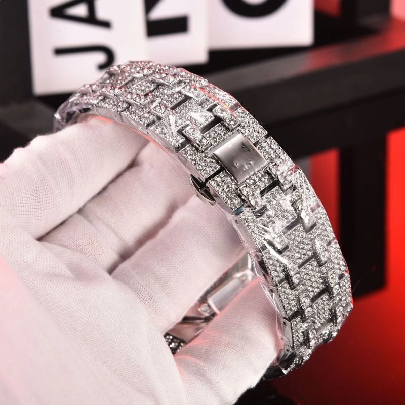 Luxury Men’s Crystal-Set Quartz Watch – Stainless Steel Edition