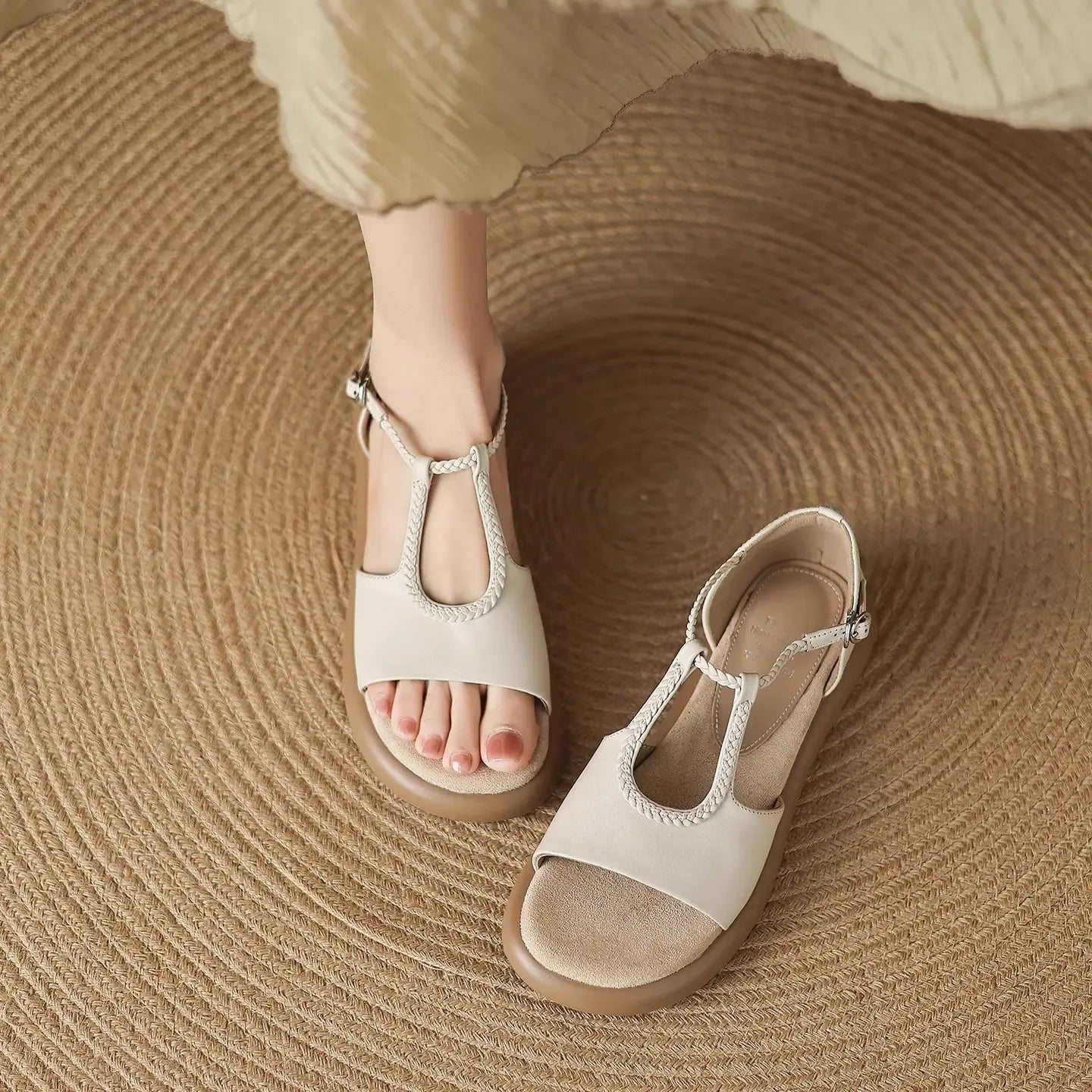 Women's casual flat sandals with soft soles