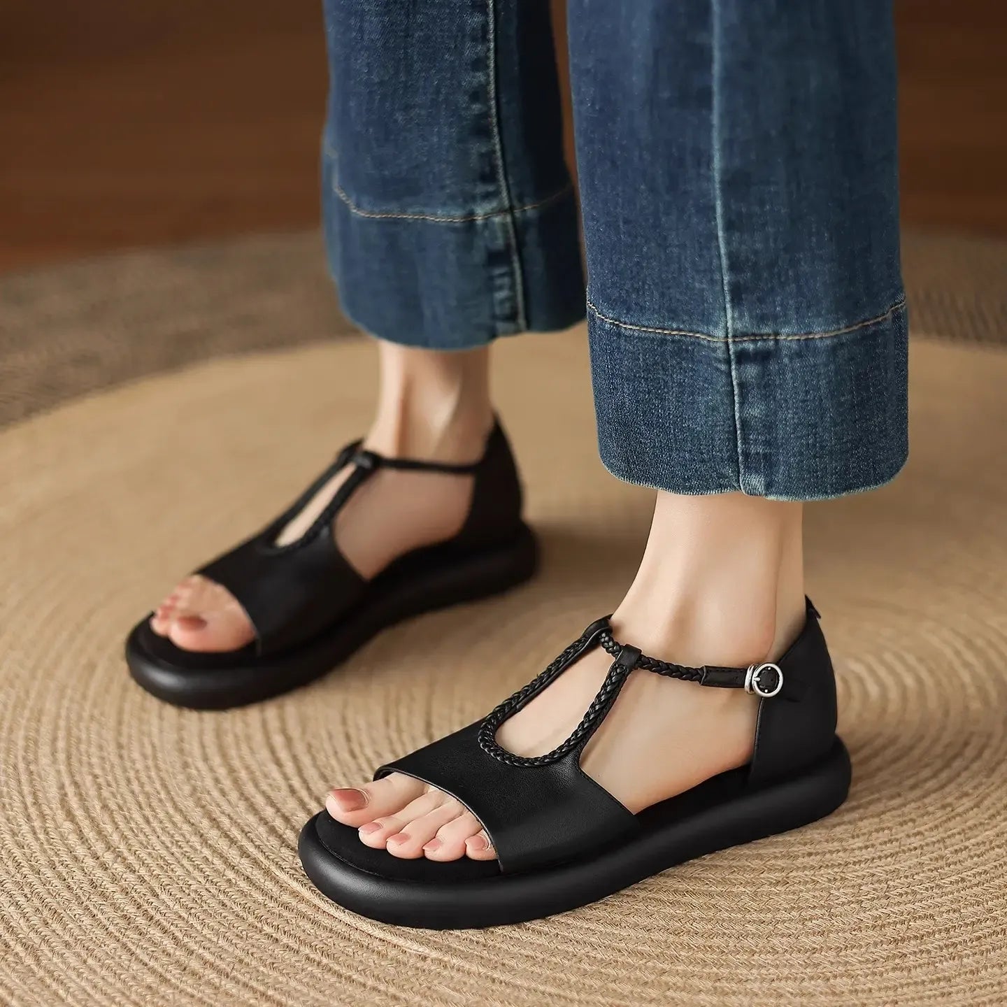Women's casual flat sandals with soft soles
